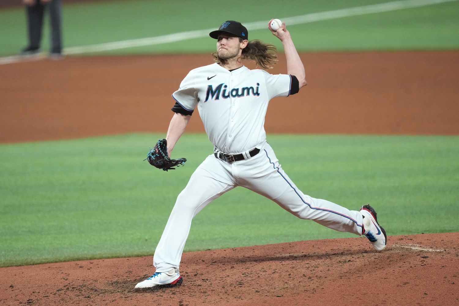 Miami Marlins relief pitcher Steven Okert pitches in the fourth inning against the New York Mets at loanDepot Park. (2023)